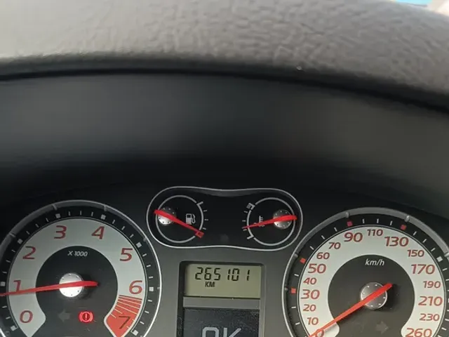 Renault Laguna - фото 4