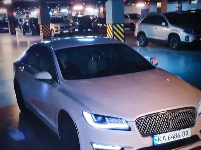 Lincoln MKZ - фото 1