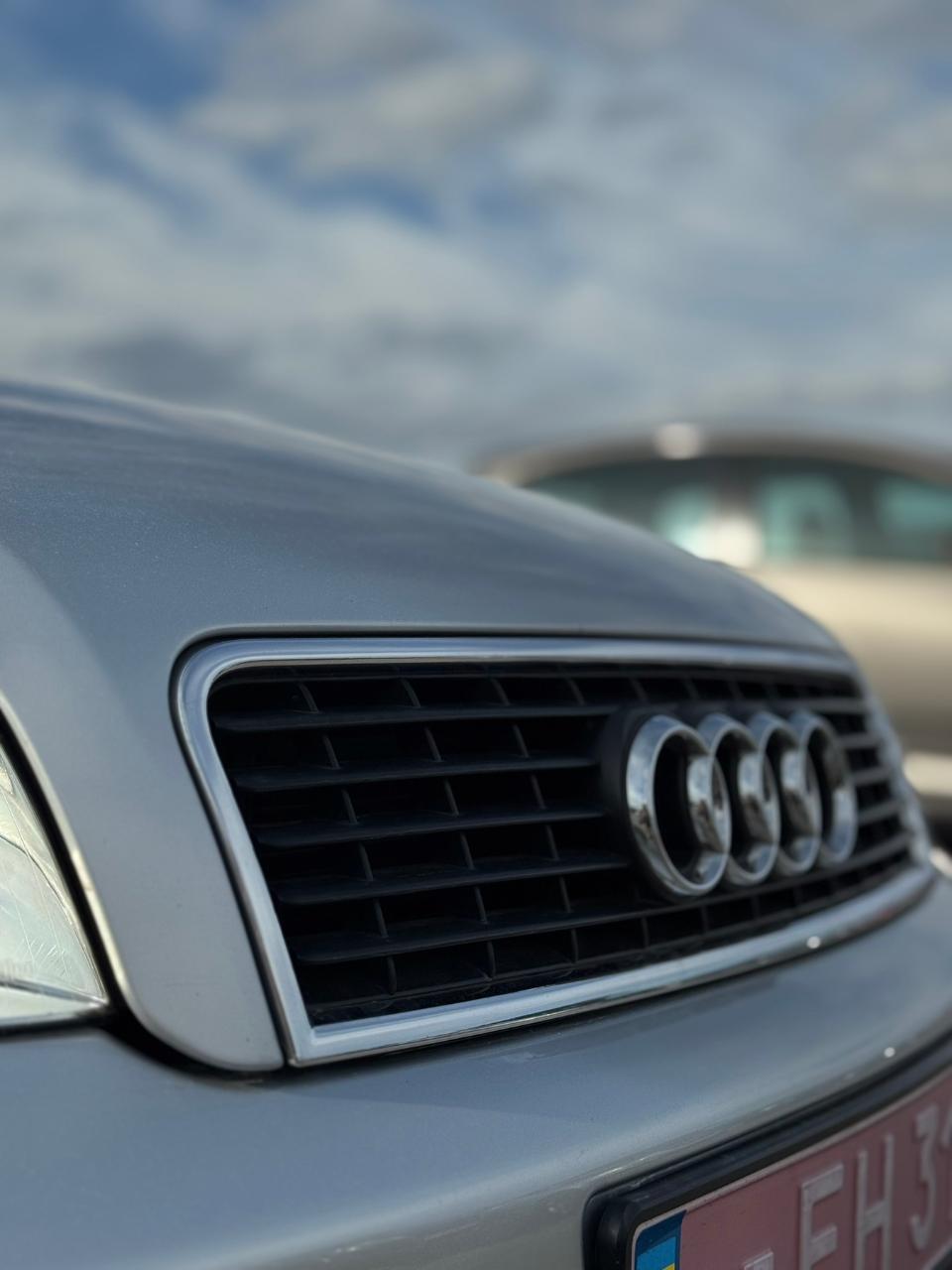 Audi A4 - фото 7