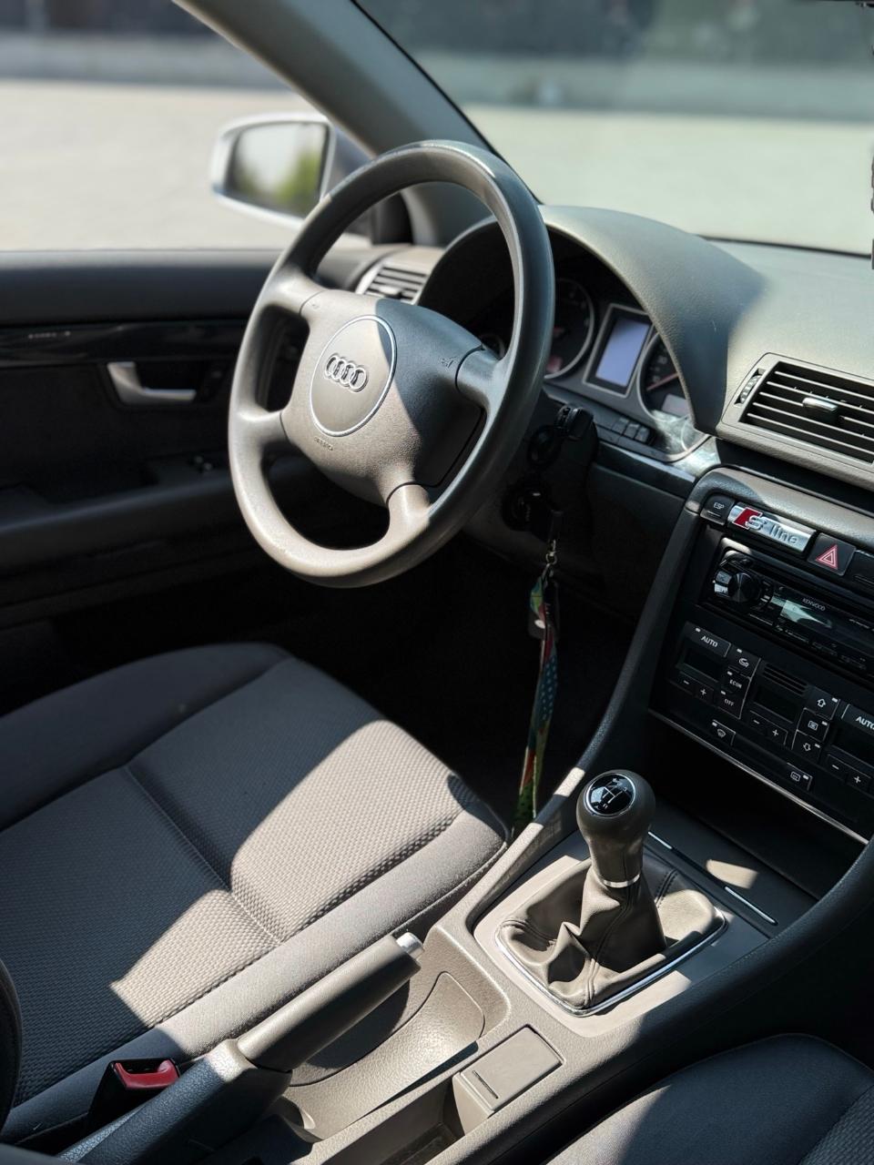 Audi A4 - фото 6