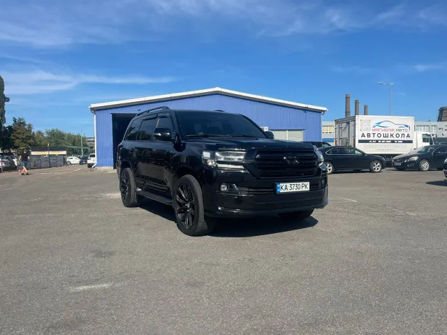 Toyota Land Cruiser - фото 1