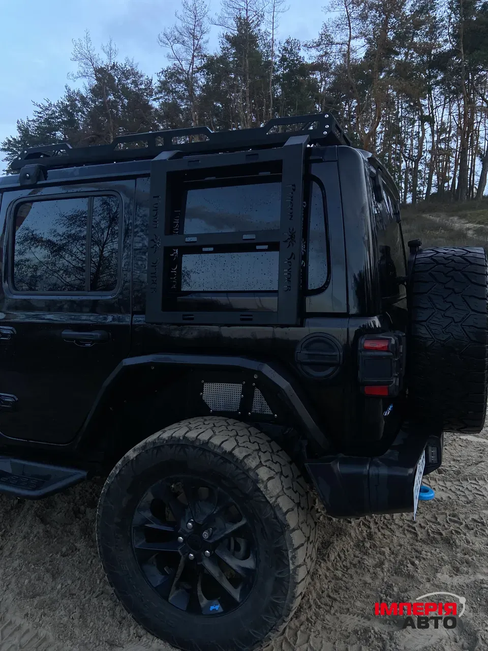 Jeep Wrangler - фото 13