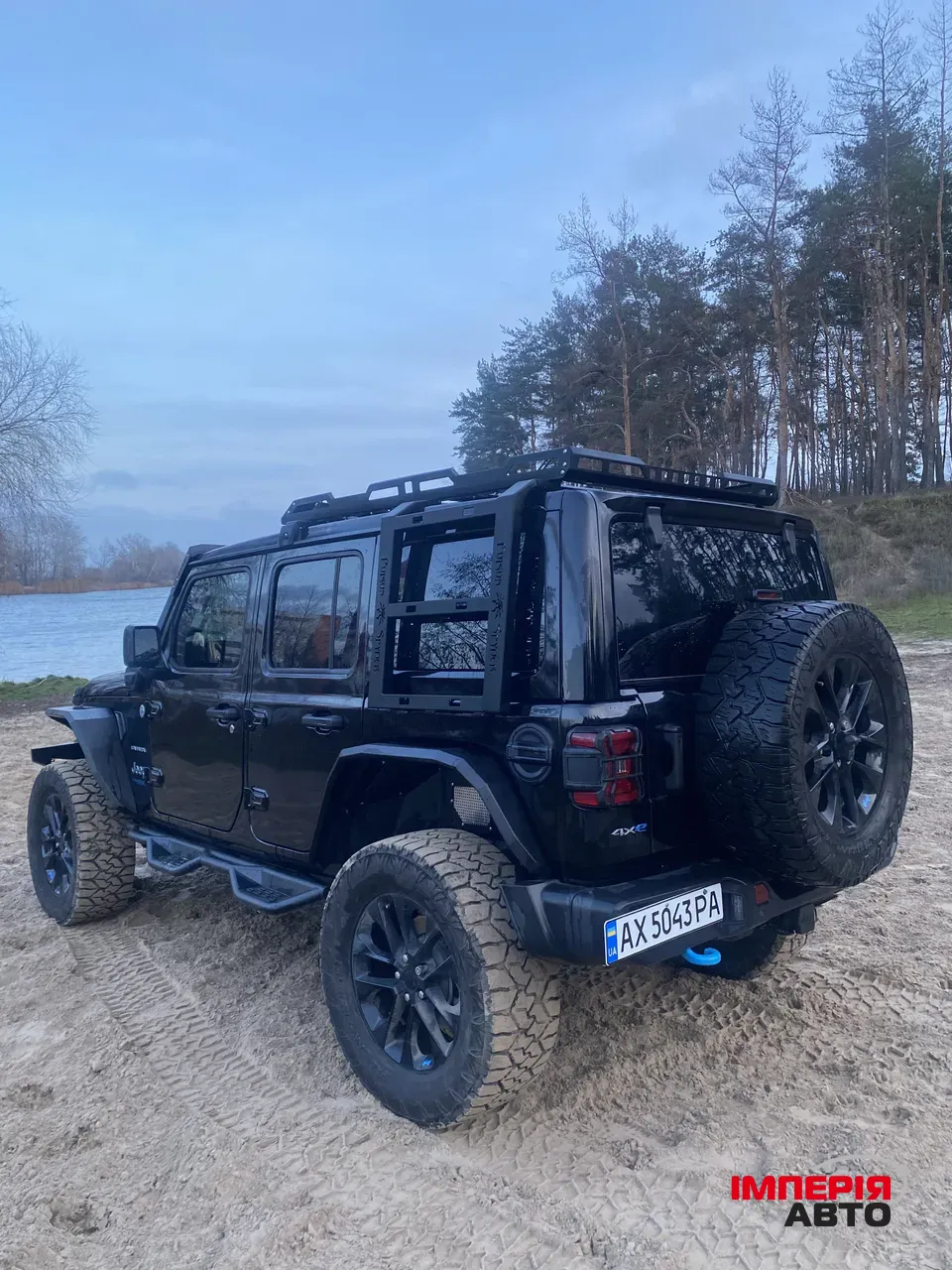 Jeep Wrangler - фото 11