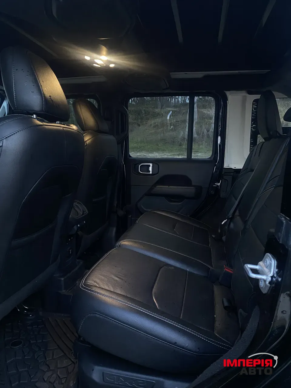 Jeep Wrangler - фото 17