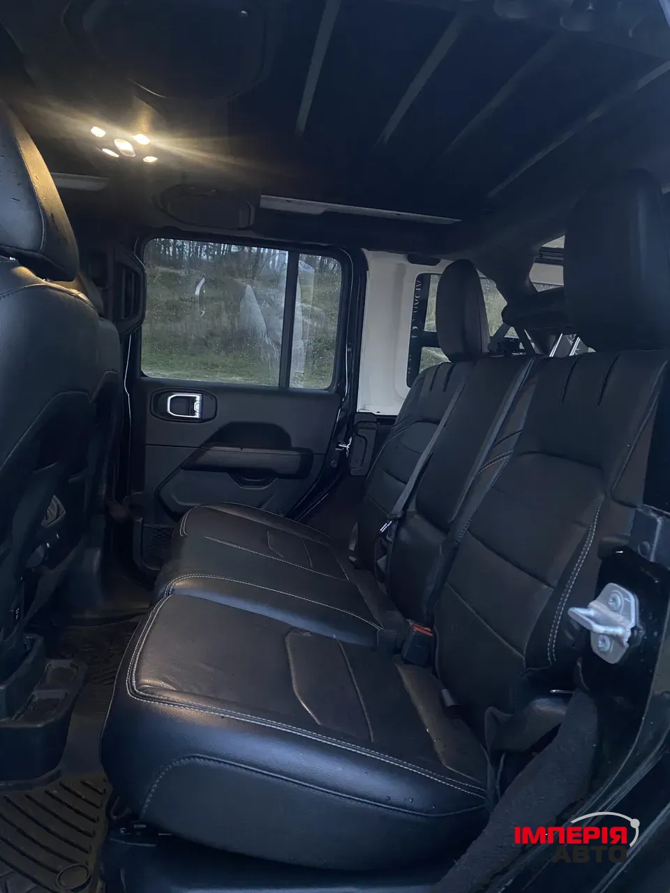 Jeep Wrangler - фото 18