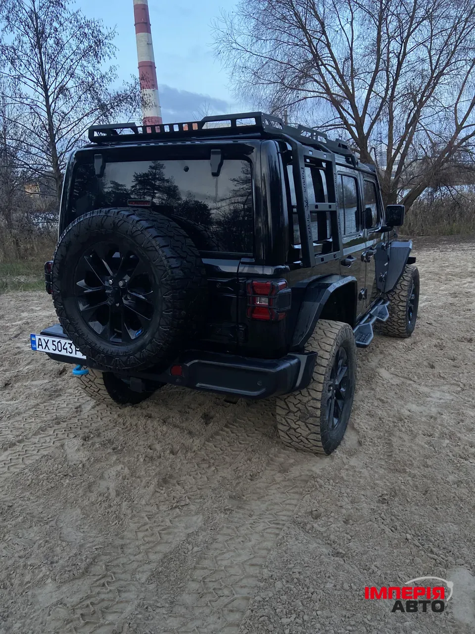 Jeep Wrangler - фото 12