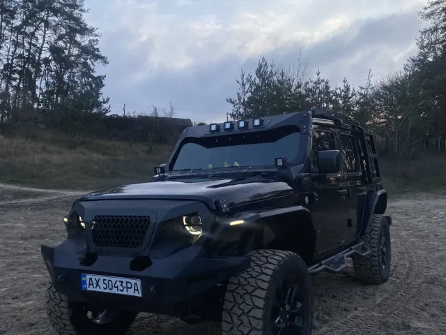 Jeep Wrangler - фото 1