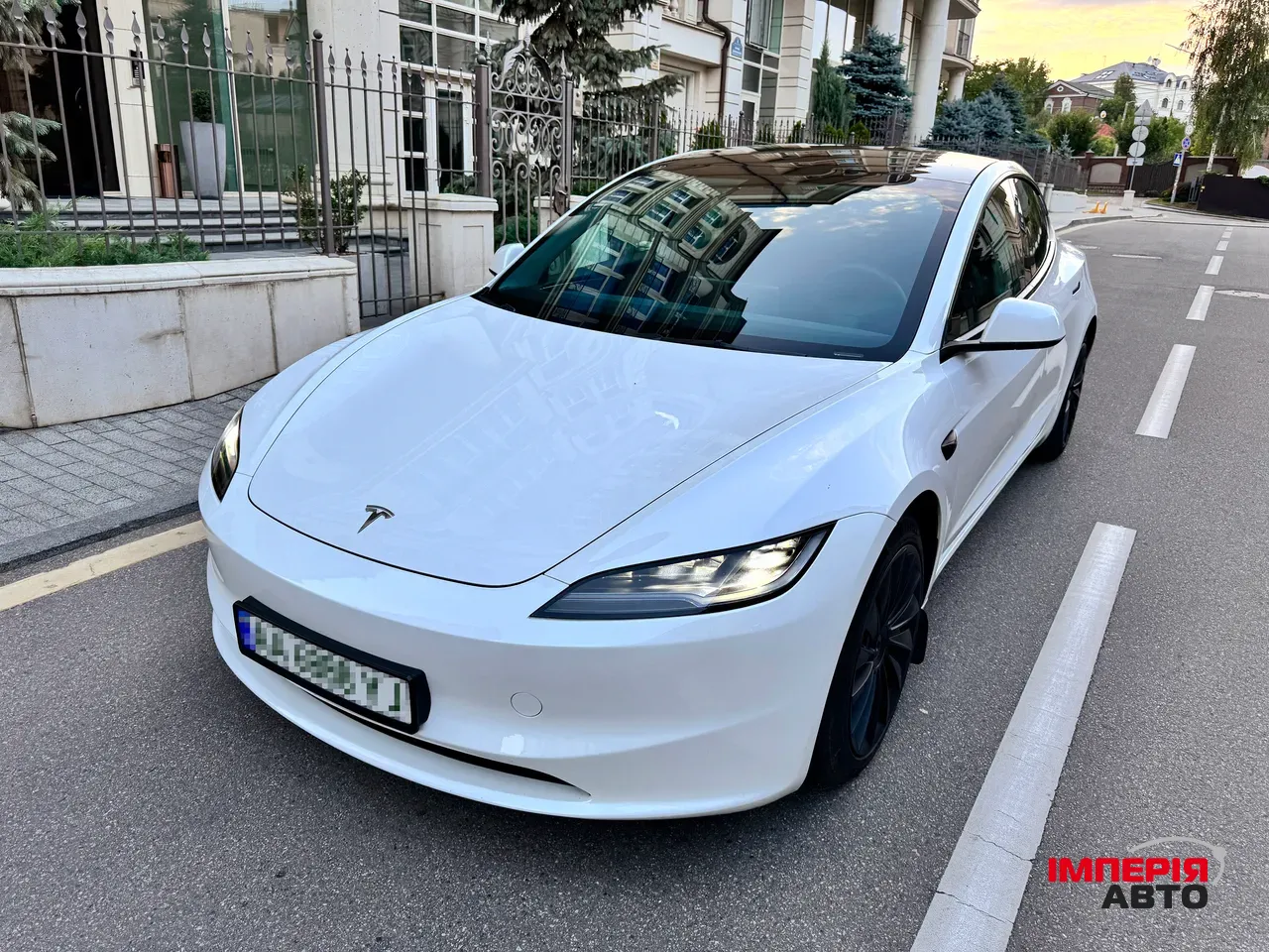 Tesla Model 3 - фото 1
