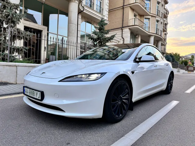 Tesla Model 3 - фото 2