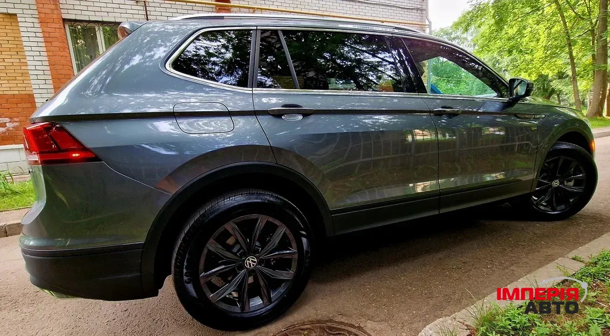 Volkswagen Tiguan - фото 12