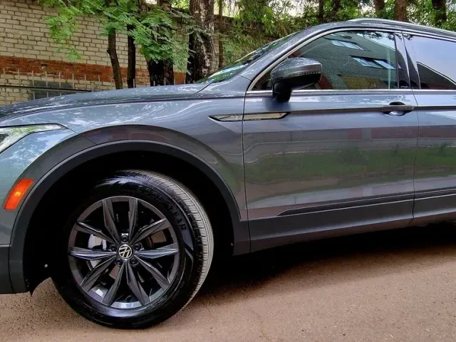 Volkswagen Tiguan - фото 5