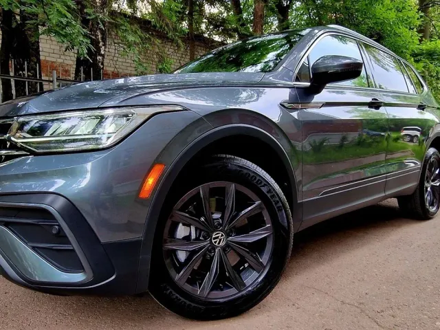Volkswagen Tiguan - фото 4