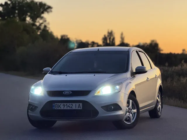 Ford Focus - фото 1