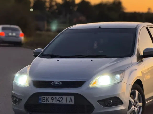 Ford Focus - фото 3