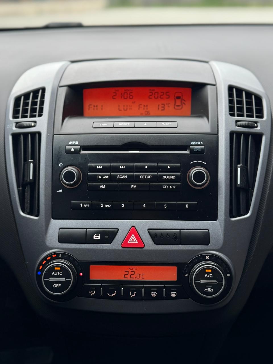 Kia Ceed - фото 2