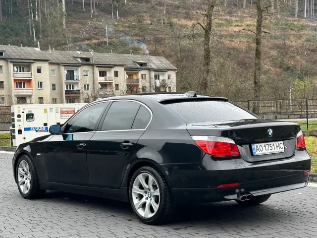 BMW 5 серії - фото 1