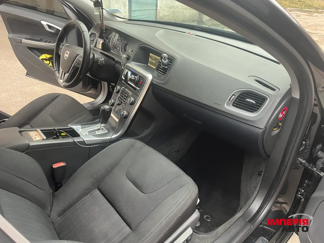 Volvo V60 - фото 8