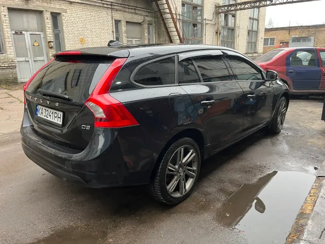 Volvo V60 - фото 5