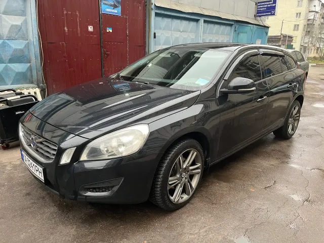 Volvo V60 - фото 2
