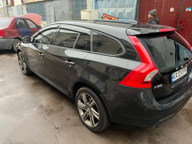 Volvo V60 - фото 4