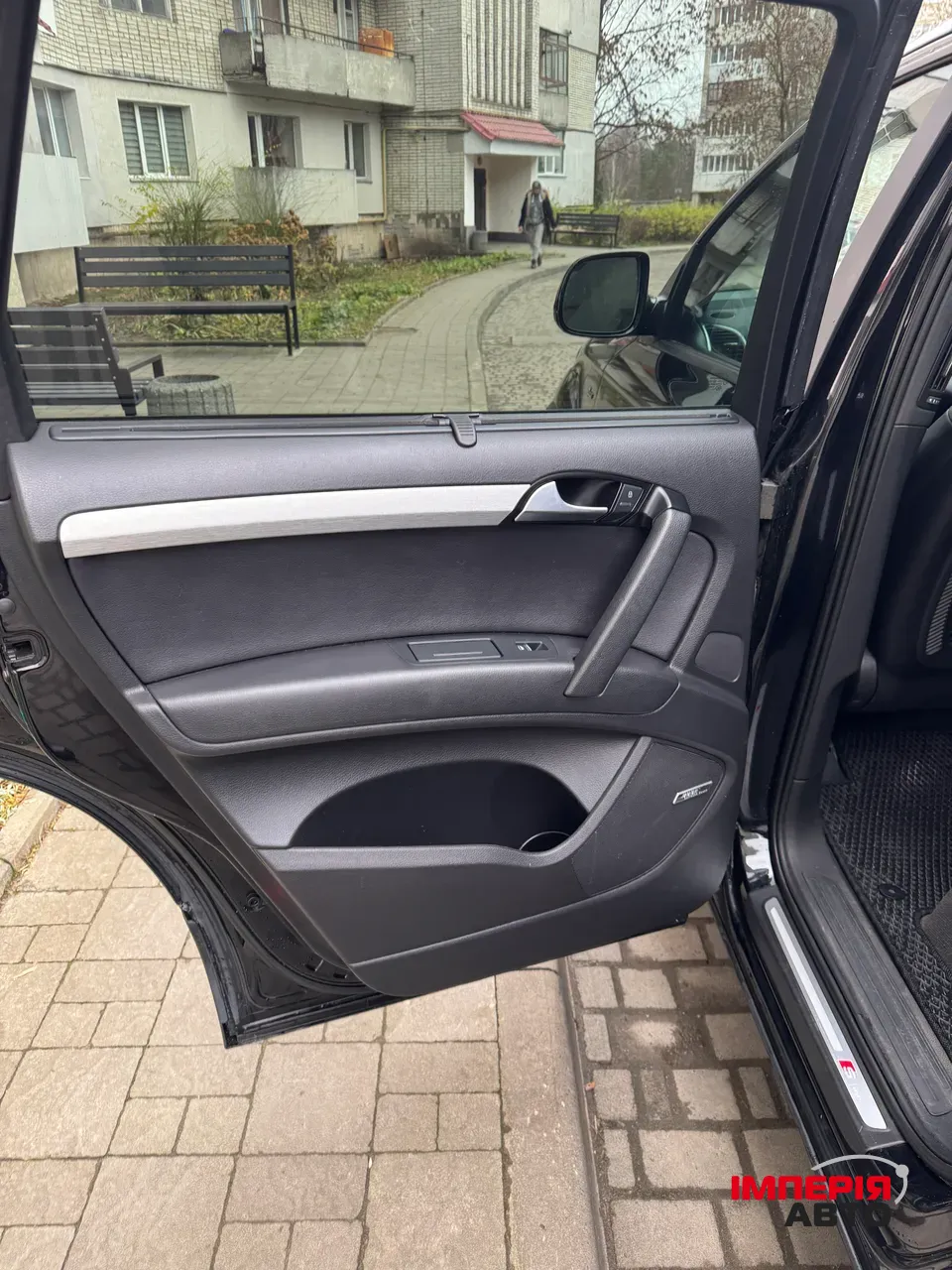 Audi Q7 - фото 26