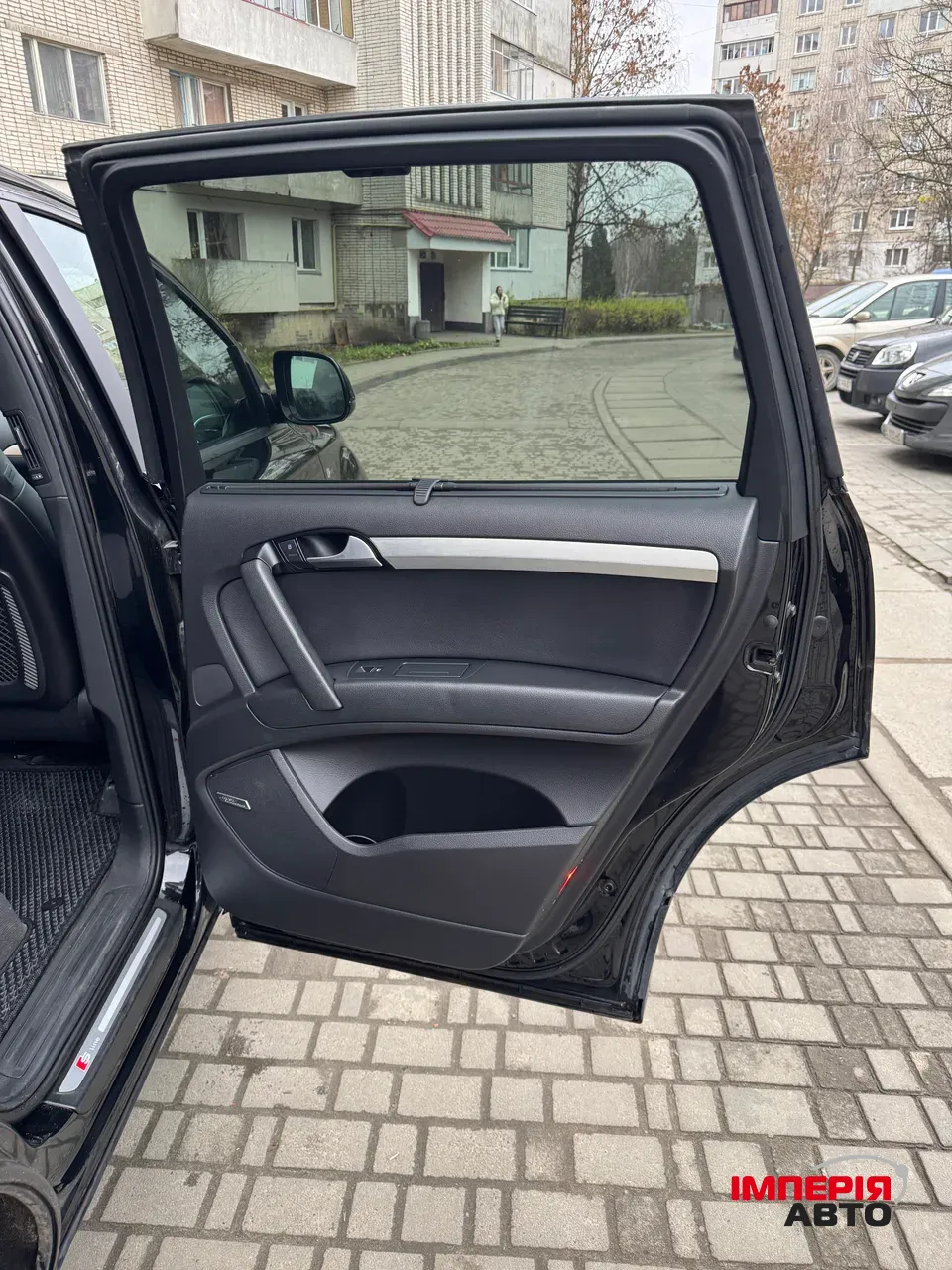 Audi Q7 - фото 25