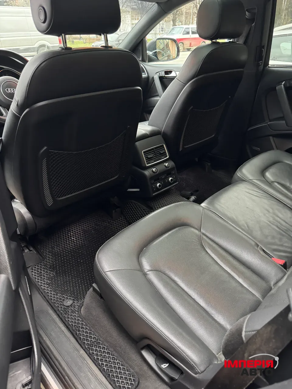 Audi Q7 - фото 22