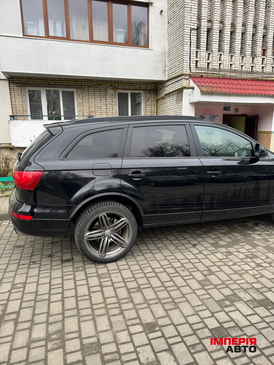 Audi Q7 - фото 8