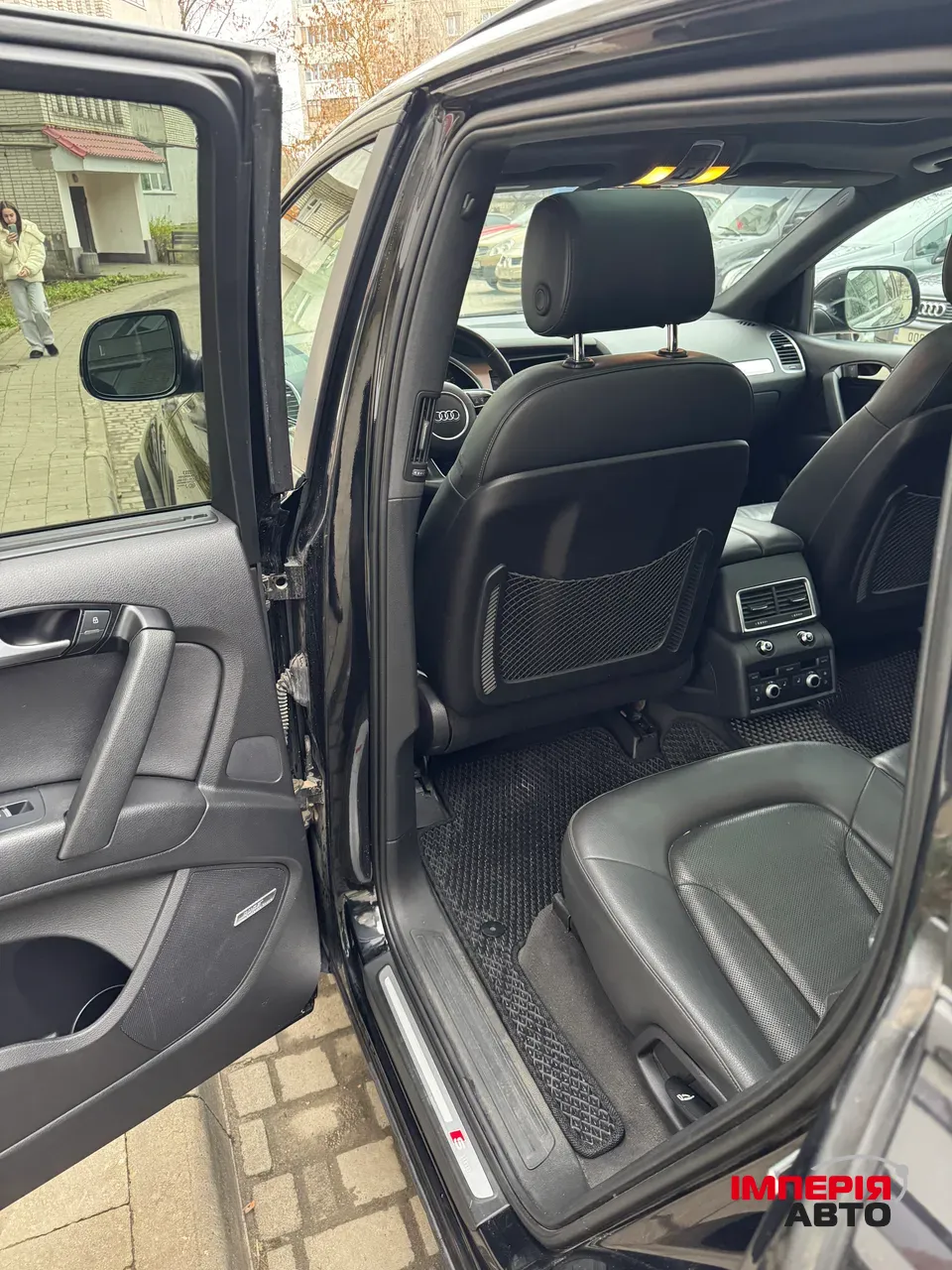 Audi Q7 - фото 21