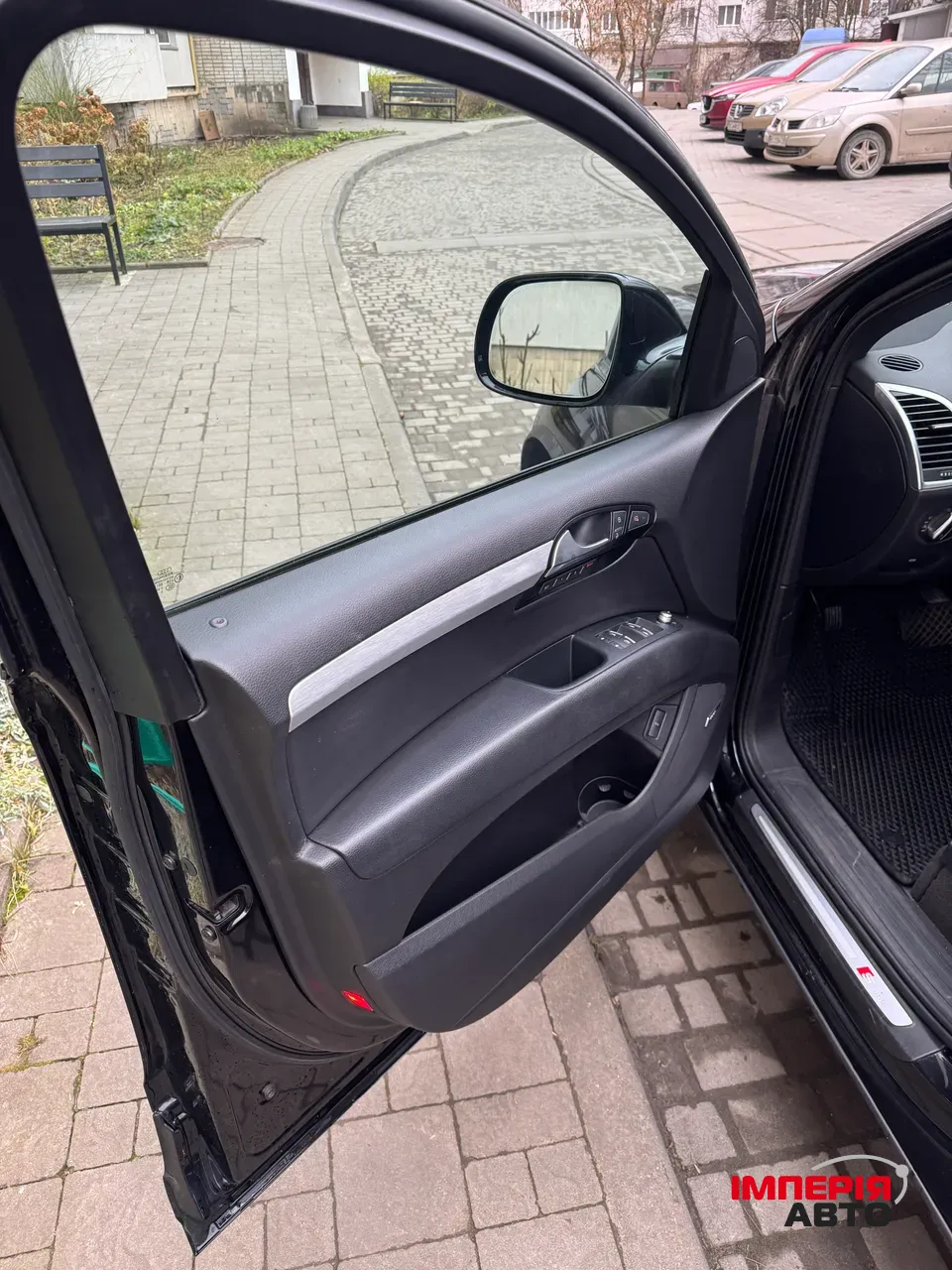 Audi Q7 - фото 18