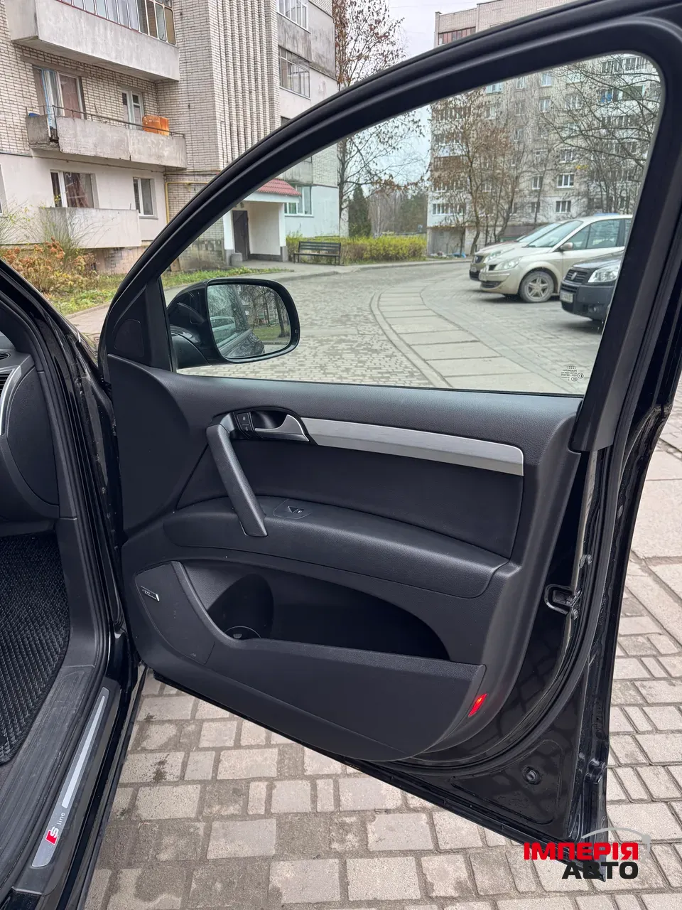 Audi Q7 - фото 19