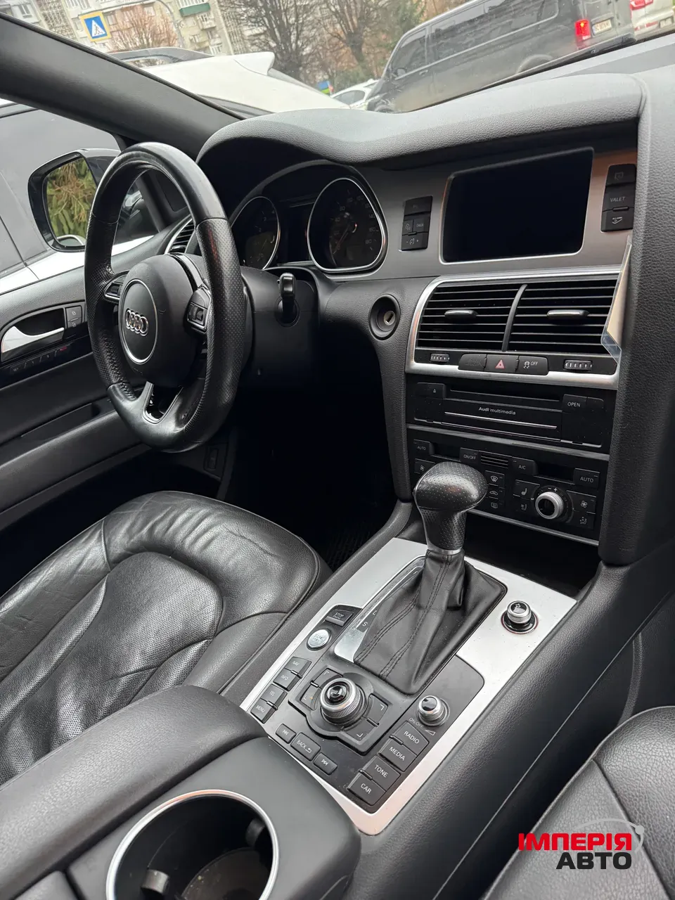 Audi Q7 - фото 13