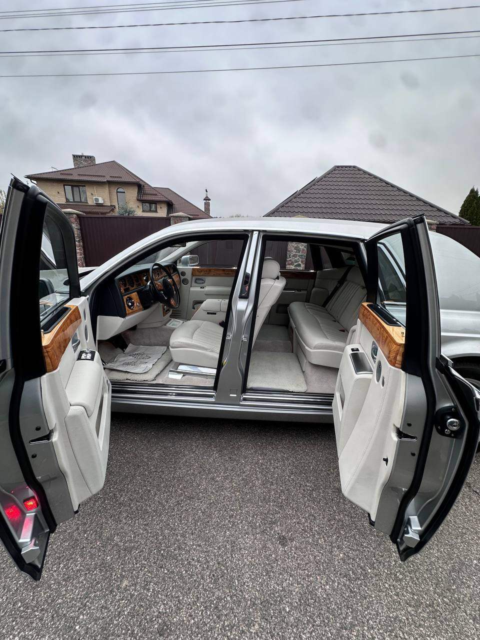 Rolls-Royce Phantom - фото 9