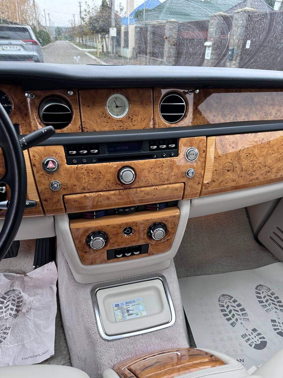 Rolls-Royce Phantom - фото 11