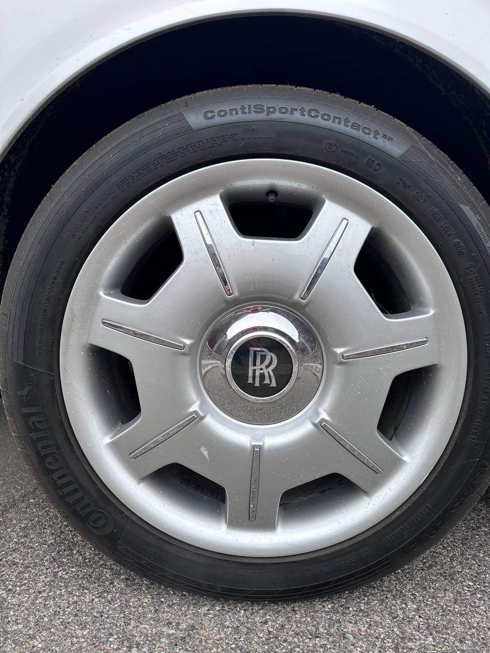 Rolls-Royce Phantom - фото 13