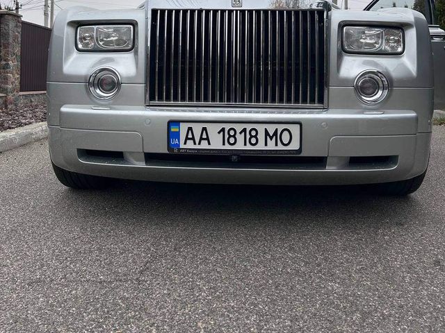 Rolls-Royce Phantom - фото 1