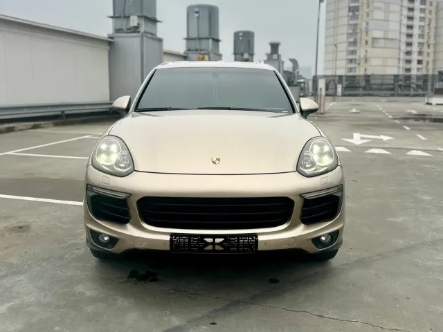 Porsche Cayenne - фото 1