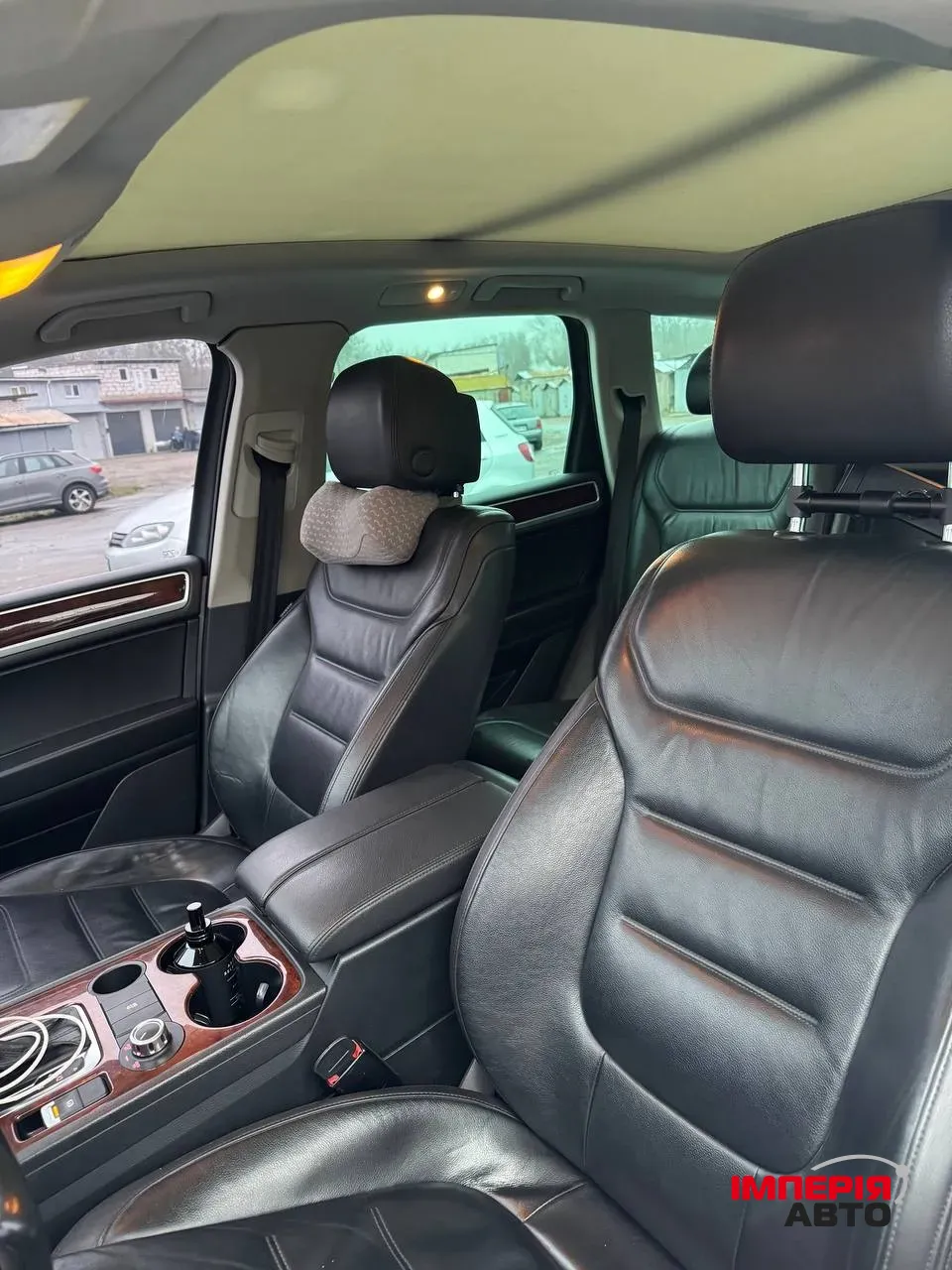 Volkswagen Touareg - фото 12