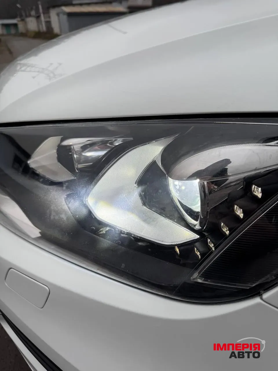 Volkswagen Touareg - фото 2