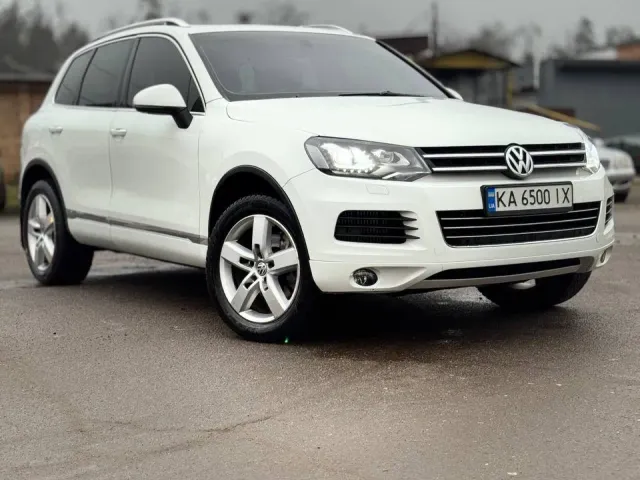 Volkswagen Touareg - фото 1
