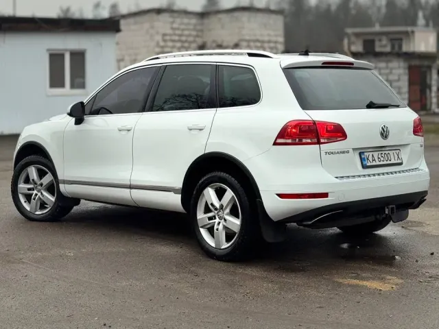 Volkswagen Touareg - фото 5