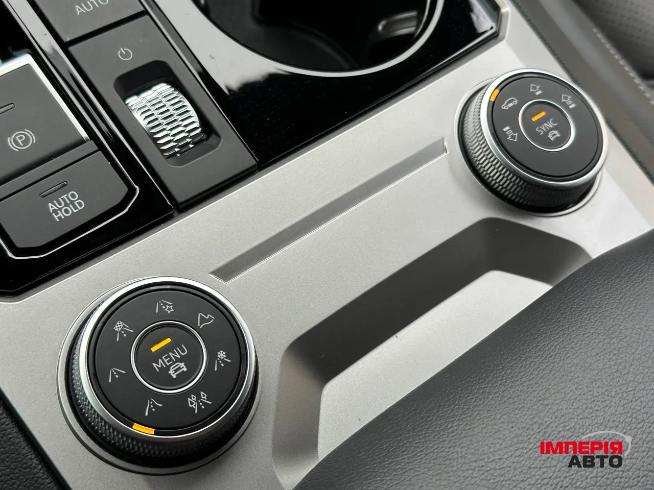 Volkswagen Touareg - фото 22