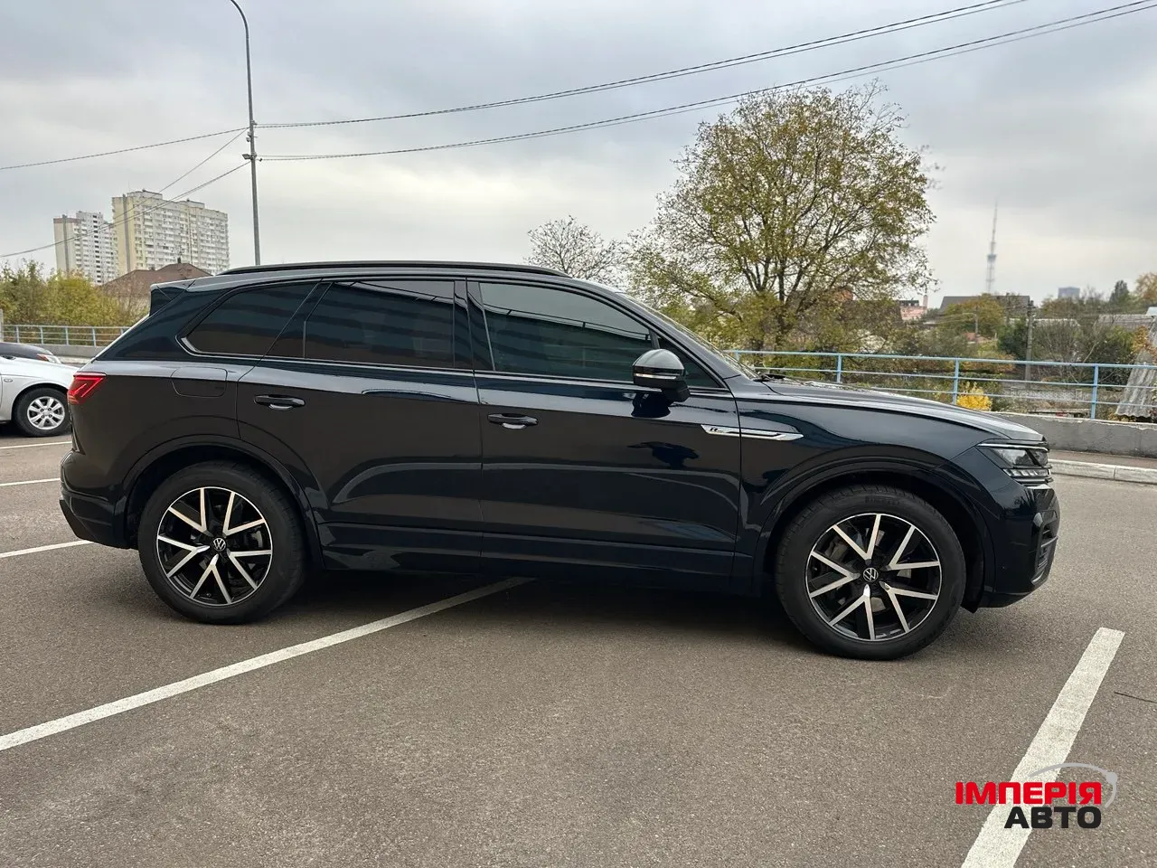 Volkswagen Touareg - фото 2