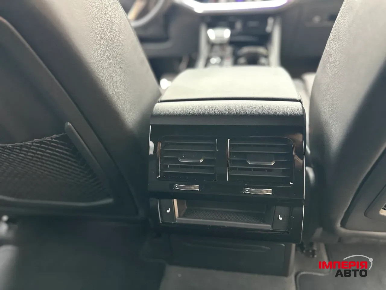 Volkswagen Touareg - фото 14