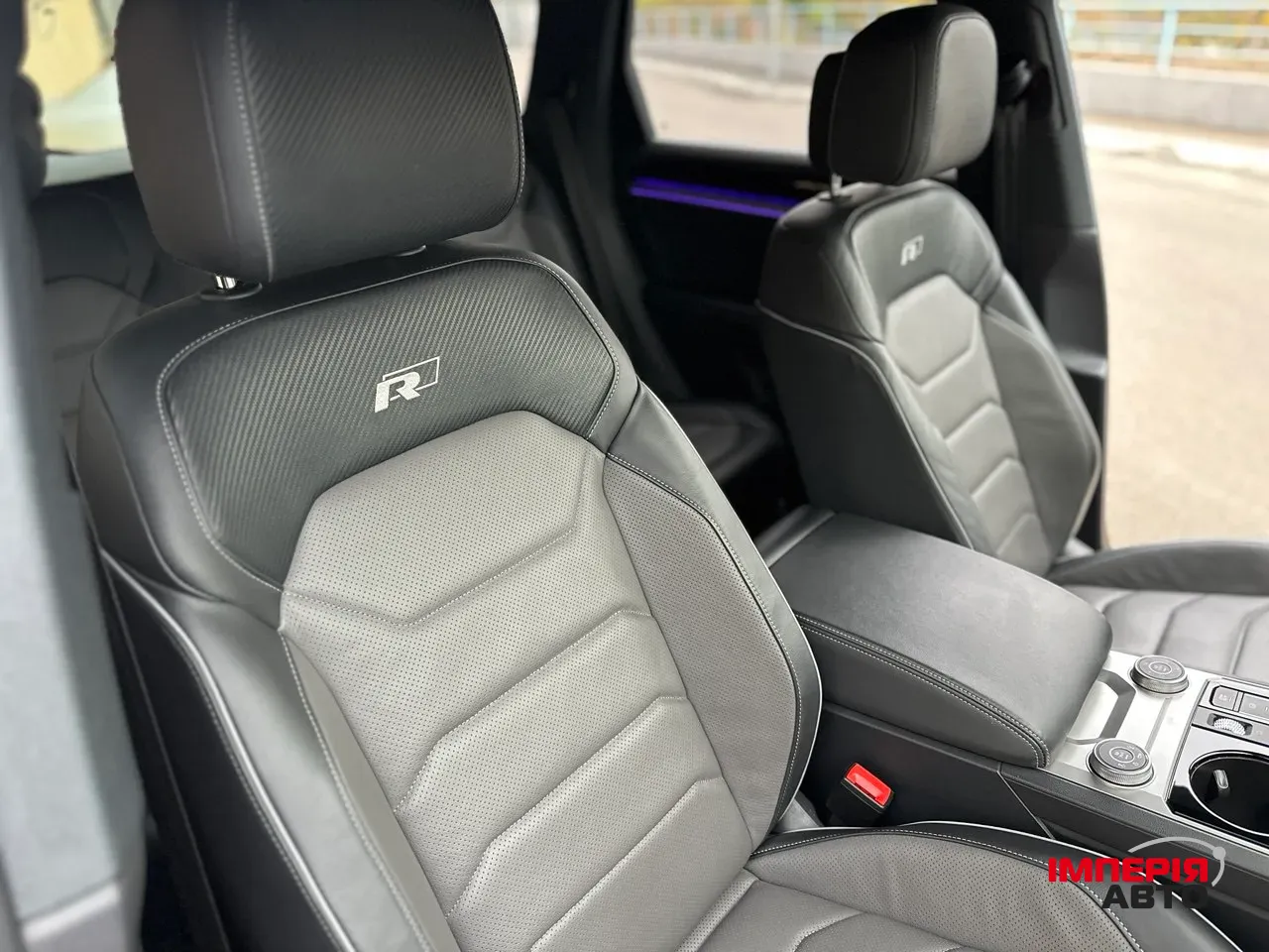 Volkswagen Touareg - фото 13