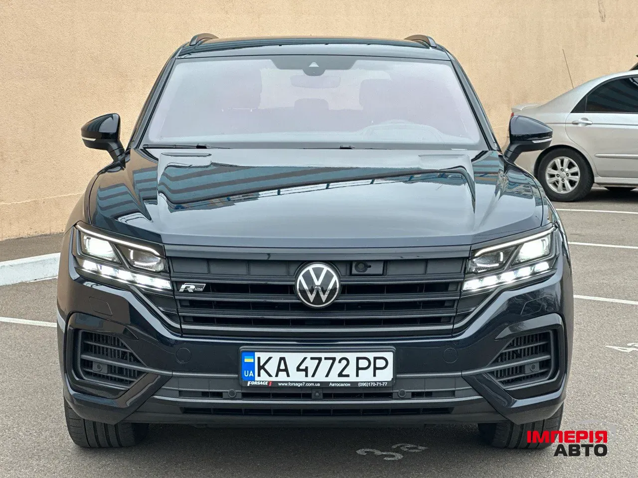 Volkswagen Touareg - фото 1