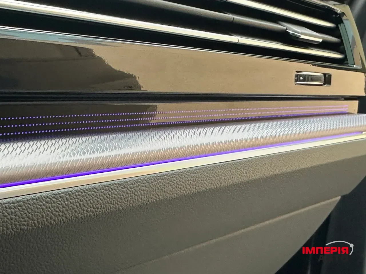 Volkswagen Touareg - фото 20