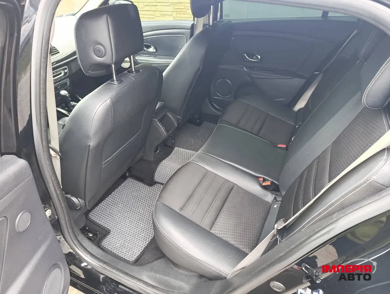 Renault Megane - фото 12