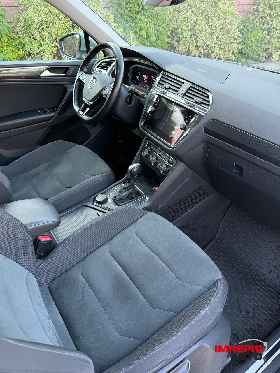 Volkswagen Tiguan - фото 6