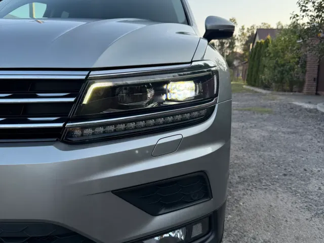 Volkswagen Tiguan - фото 2